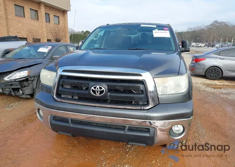 2013 Toyota Tundra Grade 5.7L V8 z USA, uszkodzony, nr VIN 5TFDW5F13DX274822